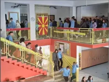 Успешно изведена показна вежба за евакуација во нашето училиште! 03-11-2025 - слика 1