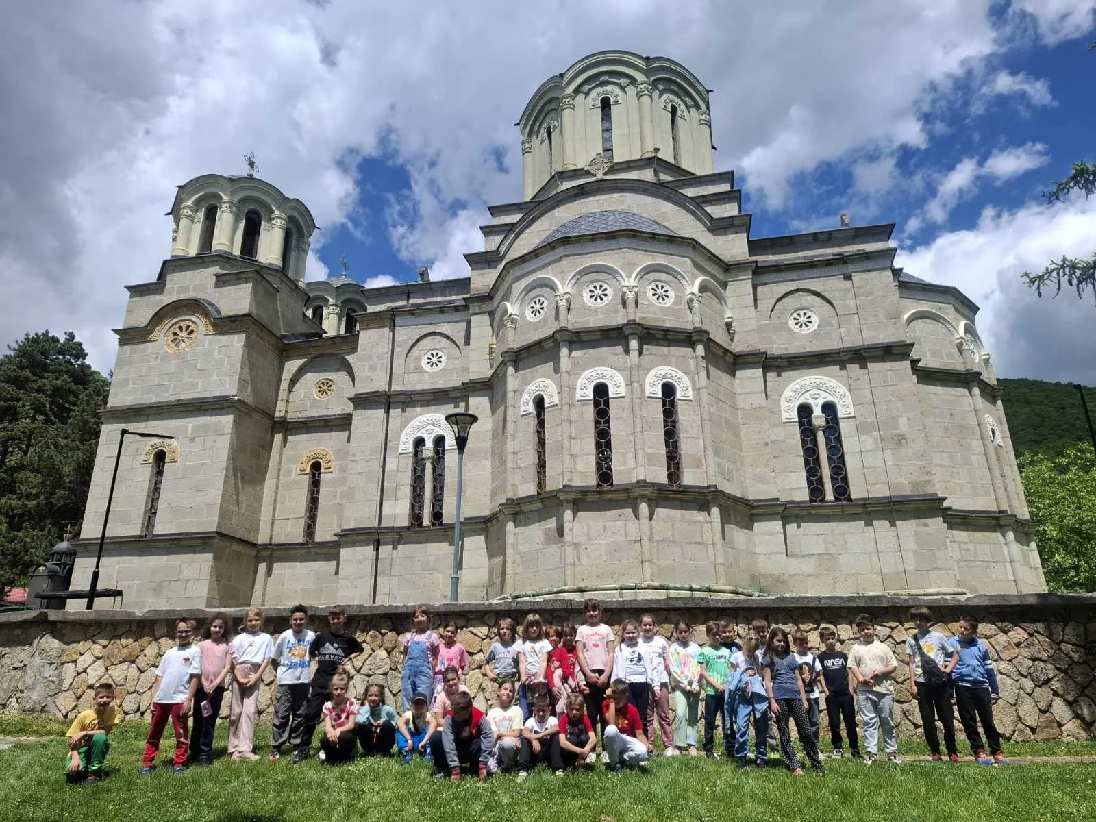 Еднодневна научно-наставна екскурзија во Лешок Еднодневна научно-наставна екскурзија во Лешок 15-05-2026 - слика 1