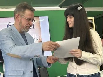 Lara Ristovska 7b osvoi prvo mesto na konkursot po povod Denot na ruskiot jazik 1