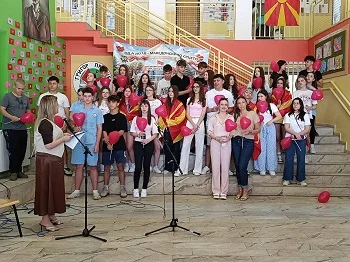 Priredba Za Kraj Na Ucebnata 2025 2026g. Isprakanje Na Polumaturantite 4